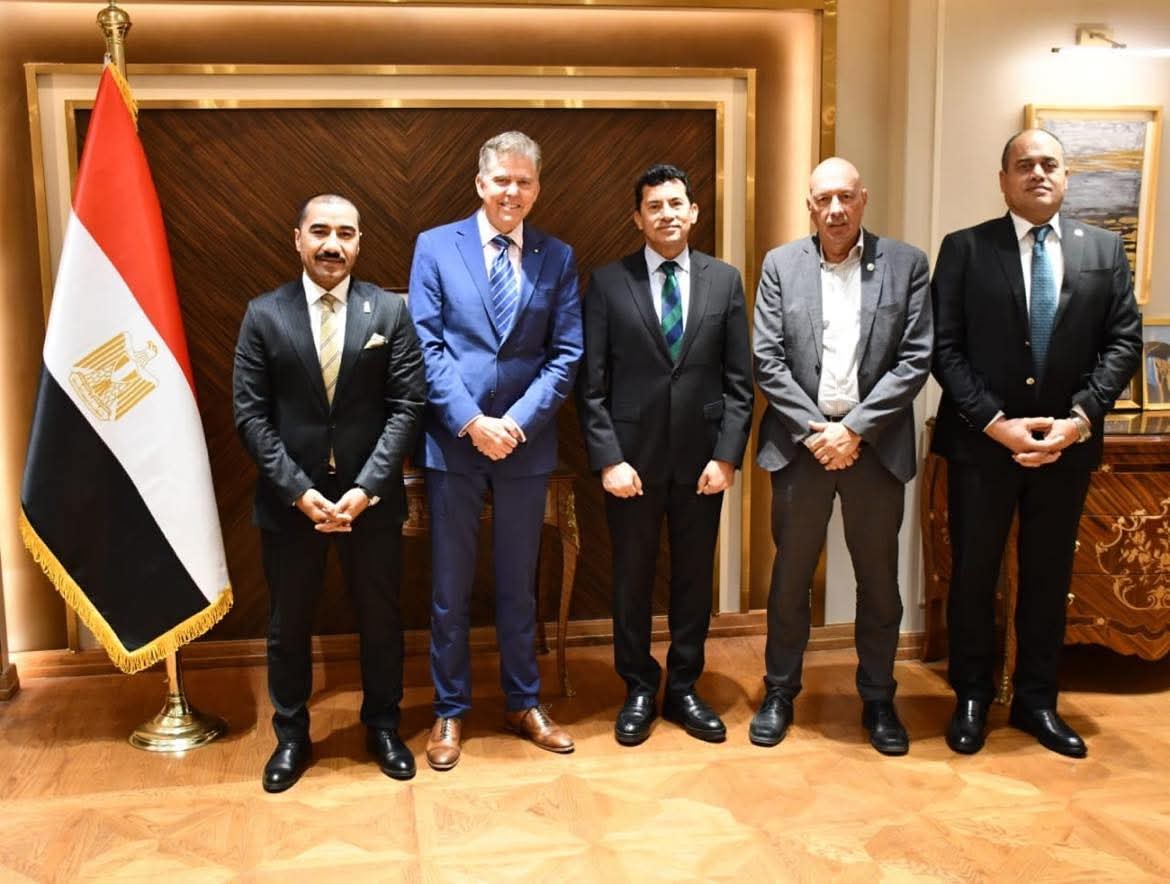 علي هامش حضوره لمصر لمتابعة تنظيم مصر لسلسلة كأس العالم.. وزير الرياضة يلتقي رئيس الاتحاد الدولي للخماسي الحديث