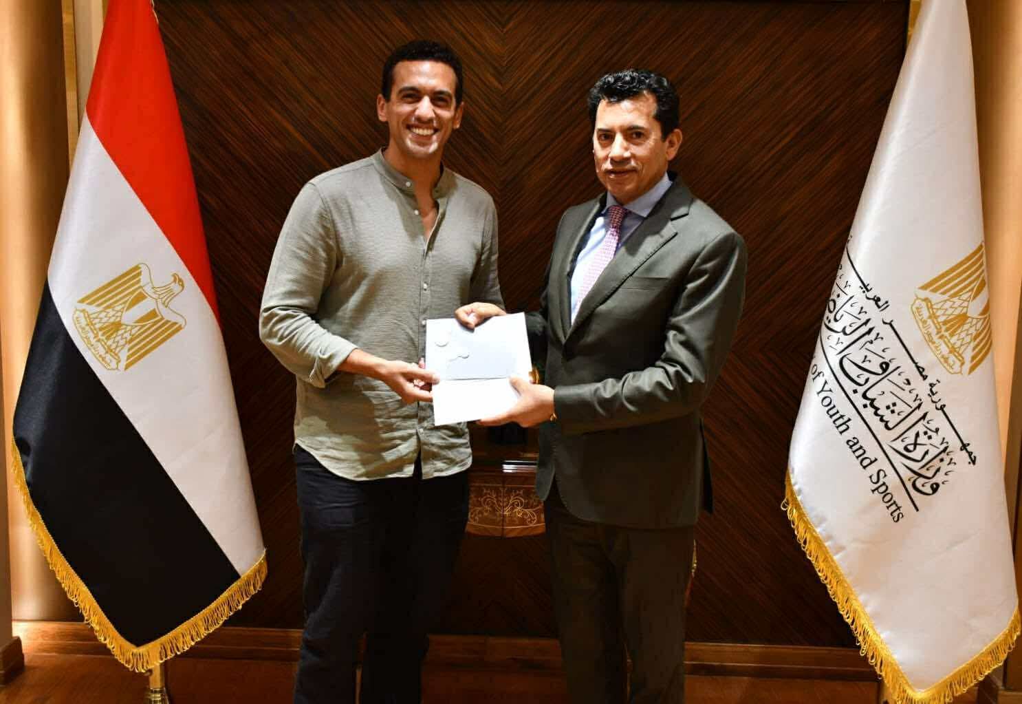 وزير الشباب والرياضة يلتقي البطل الاولمبي أحمد الجندي ويبحث استعداداته للمرحلة المقبلة