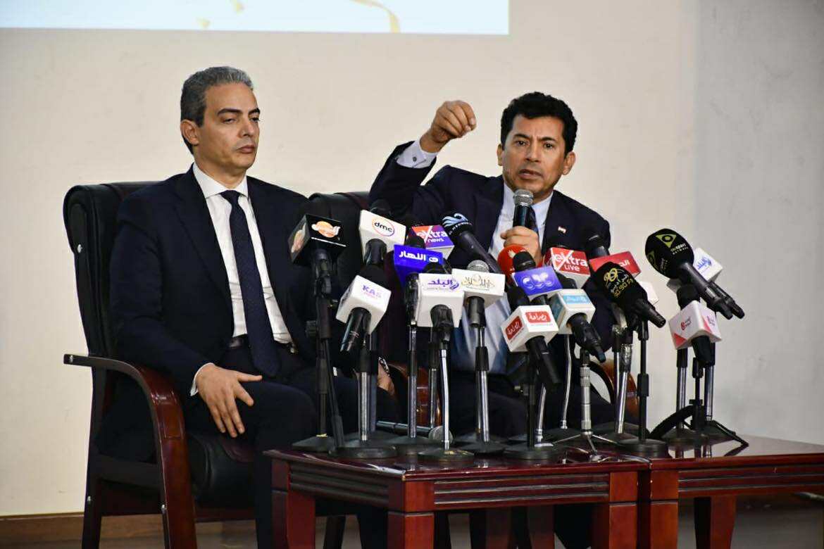 بعد تصديق فخامة الرئيس عبد الفتاح السيسي على قانون الرياضة الجديد.. وزير الشباب والرياضة ونقيب الإعلاميين يشهدان الحلقة النقاشية والمؤتمر الإعلامي حول قانون الرياضة وتعديلاته