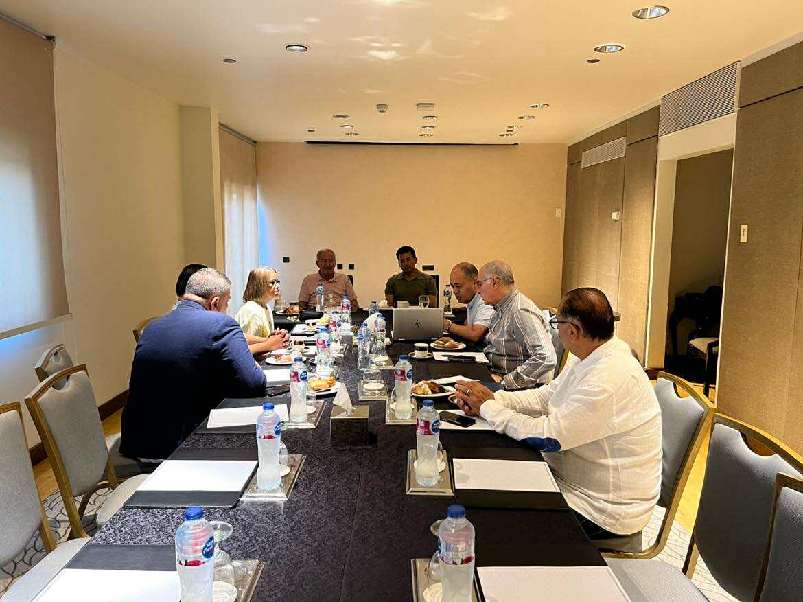 في إطار متابعة وزير الشباب والرياضة لبطولة العالم لليد اجتماع تنسيقي بحضور رئيس الاتحاد الدولي ونائبه والمدير التنفيذي ومدير البطولة