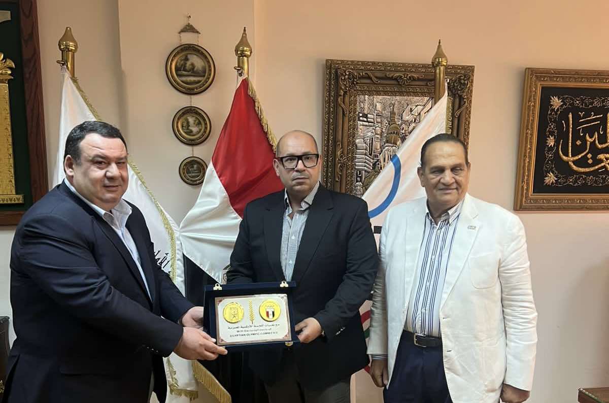 ياسر إدريس يستقبل نائب رئيس اللجنة الأولمبية العراقية لتفعيل شراكة رياضية استراتيجية