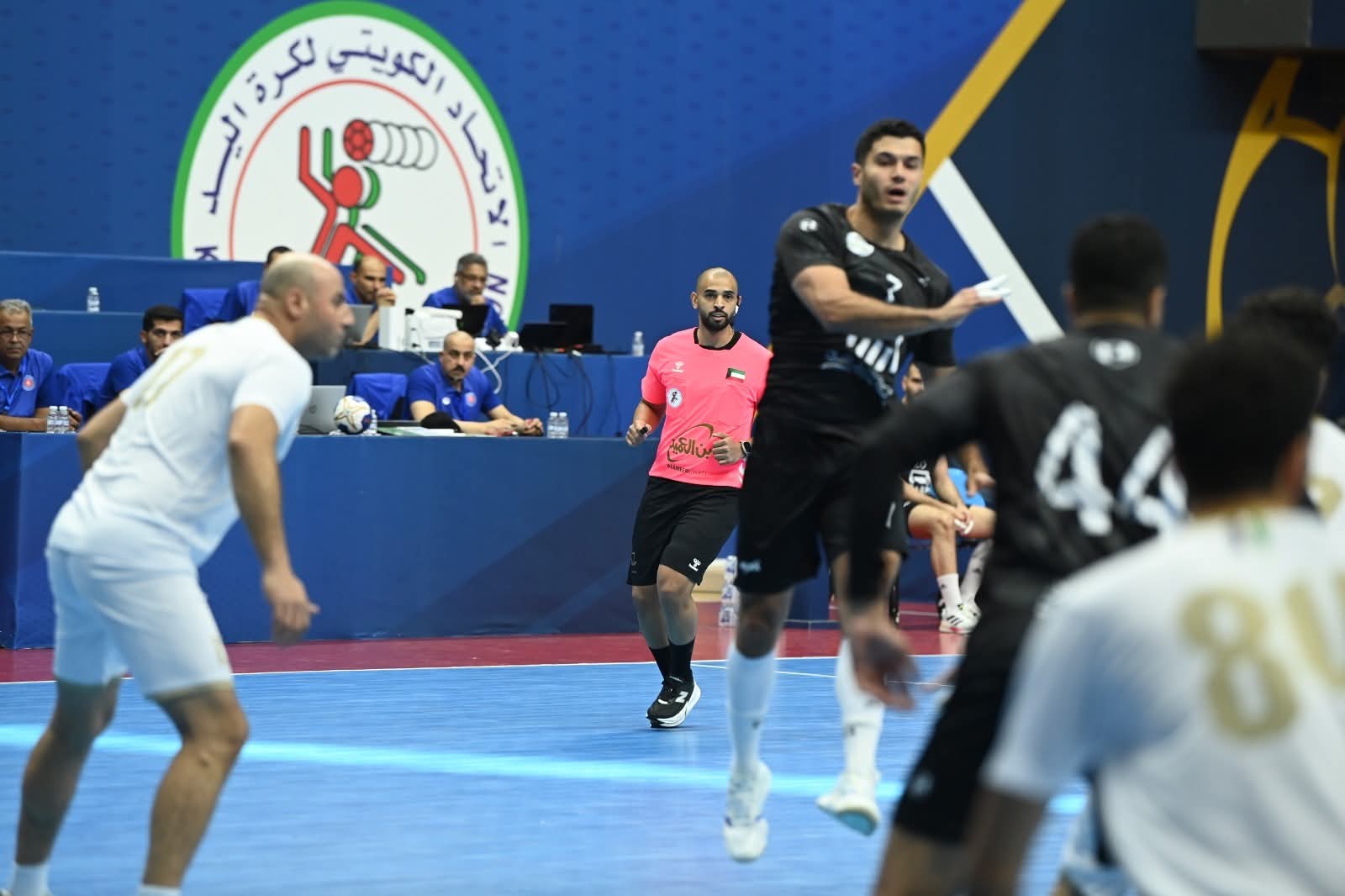 البنك الأهلي أول المتأهلين لنصف نهائي البطولة العربية لكرة اليد.. وينتظر الفائز من القمة الكويتية