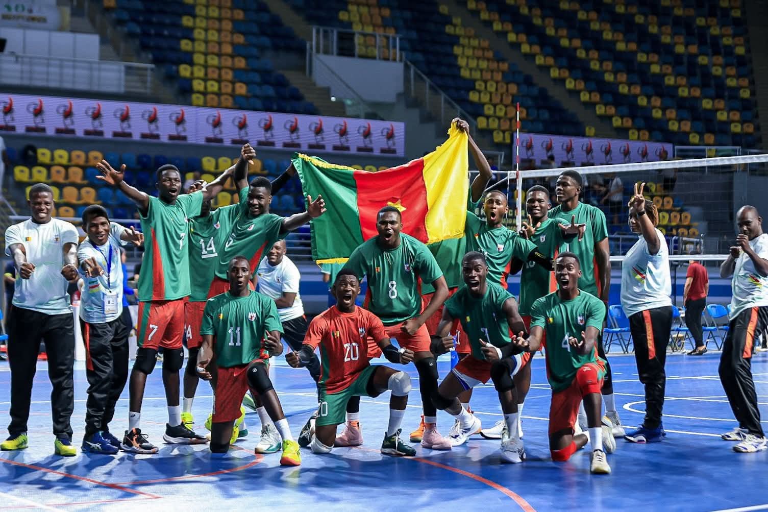 الكاميرون تهزم أوغندا.. وتضرب موعدًا مع مصر في نهائي إفريقيا لشباب الكرة الطائرة